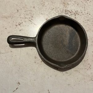Small cast iron skillet